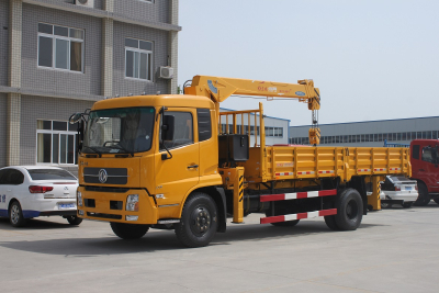 6.3T Crane truck-Dongfeng Trucks