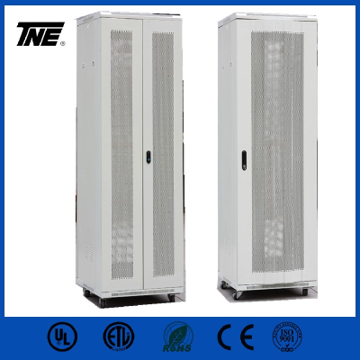 19 inch server rack enclosure with four fans