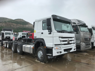 HOWO tractor truck