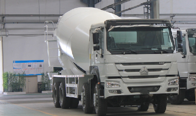 SINOTRUK 8m³ Concrete Mixer Truck
