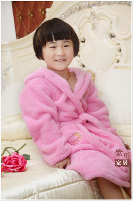 Stocked Chepest polyester coral fleece bathrobe for Girls Age Group