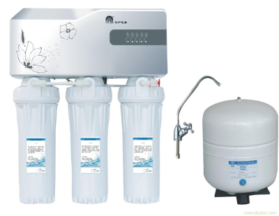 Home appliance under-sink water filter system/uv filter