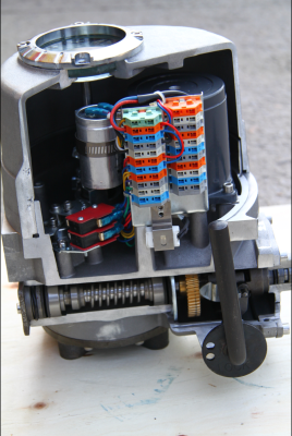 Quarter-turn electric actuator