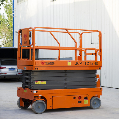 Self-propelled hydraulic driving scissor lifts