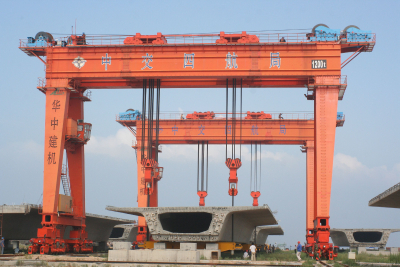 Box girder gantry crane 1200t for high speed railway