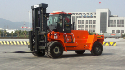 32 ton forklift