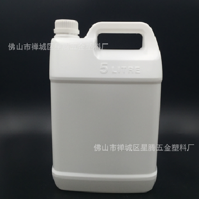 Plastic bucket