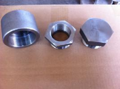 Threaded pipe fittings