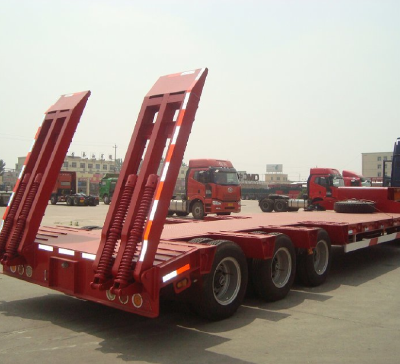 HOWO 40 Ton Low-Bed Trailer