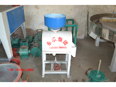 Corn sand roller peeling machine