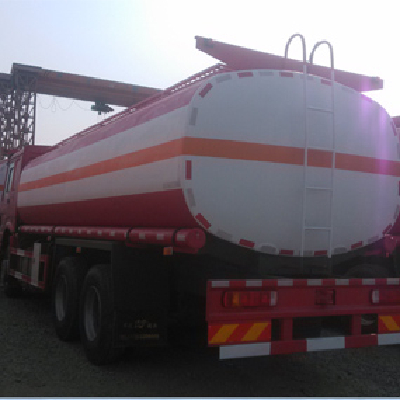 sinotruck 8x4 HOWO 25m3 Oil Tank Truck