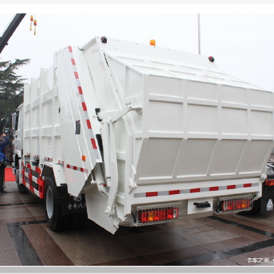 HOWO 12m3 Rear-Loading Compressed Refuse Truck