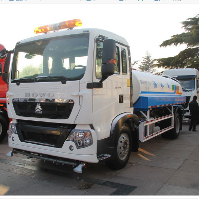 China hot sale water tank truck/ SINOTRUK HOWO 20CBM 6X4 Water Sprinkler (manufacturer)